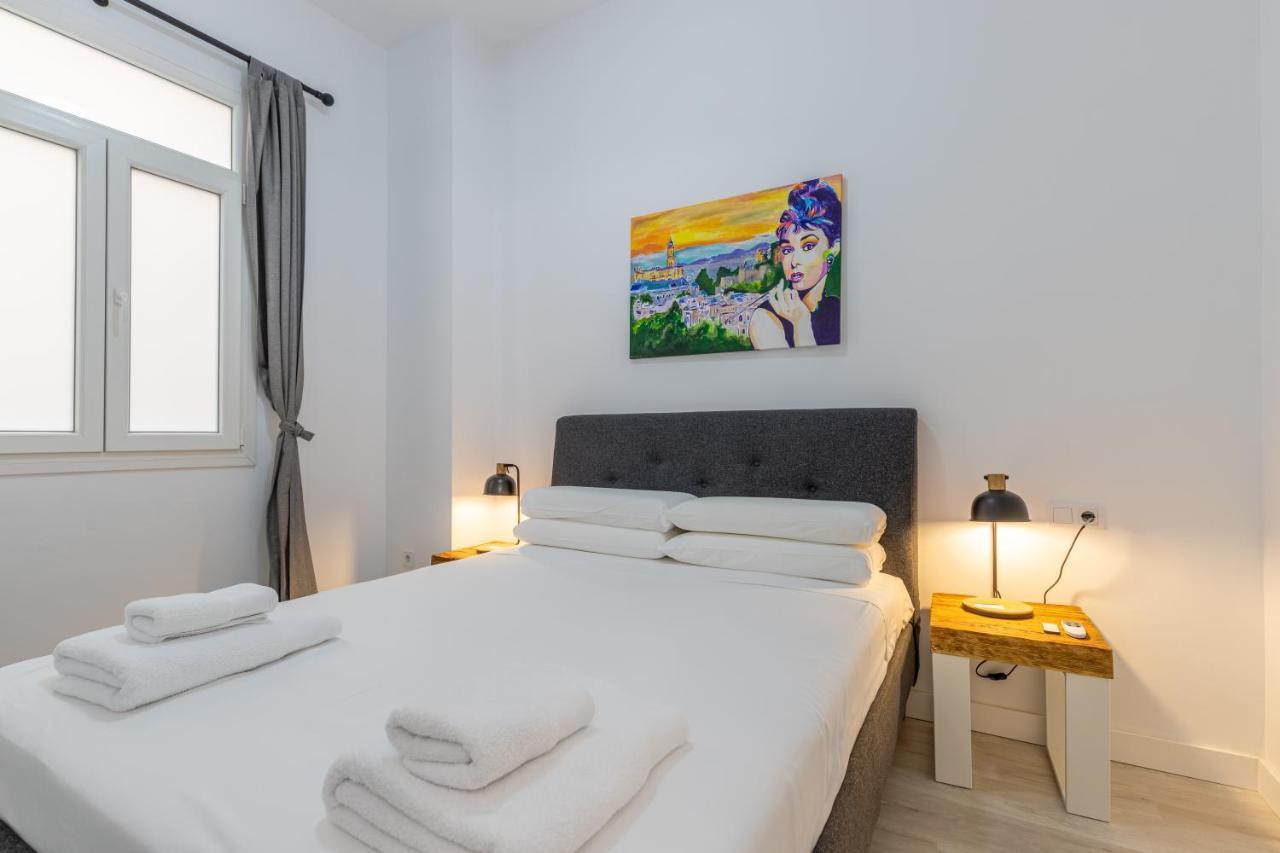 Apartamentos Tribuna Málaga Buitenkant foto