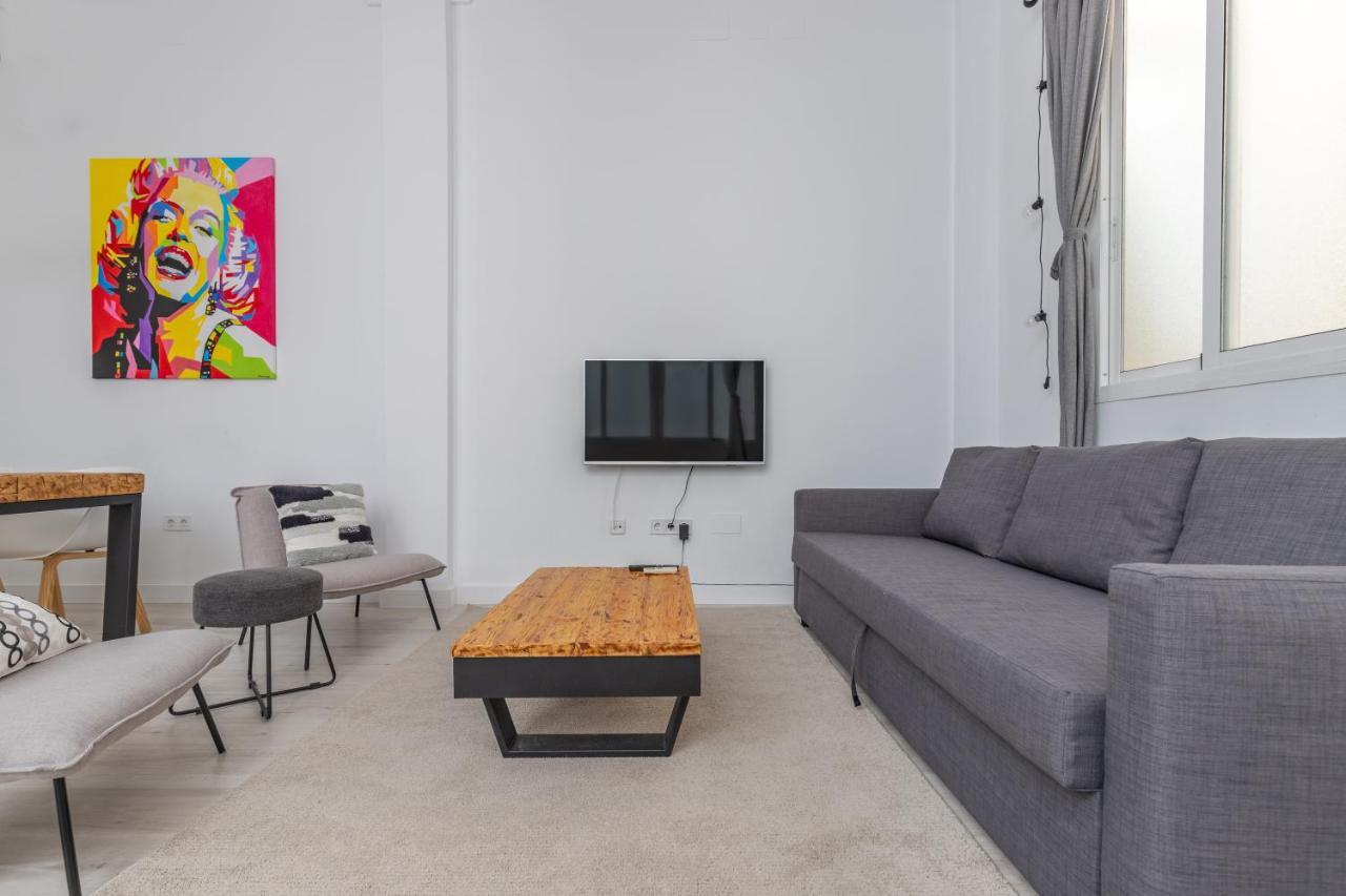 Apartamentos Tribuna Málaga Buitenkant foto